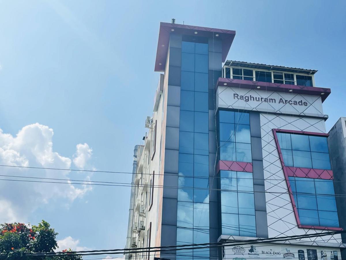 Crown Residency Hotell Mysore Exteriör bild